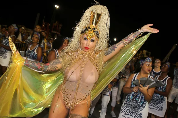 Sabrina Carnaval Antigo 4 Sabrina Boing Boing retorna ao carnaval como destaque da Tucuruvi