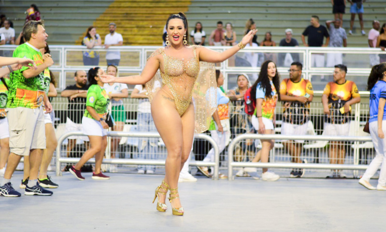 Suzana Simonet Ensaio Tecnico Tucuruvi 4 Suzana Simonet brilha em ensaio técnico da Tucuruvi