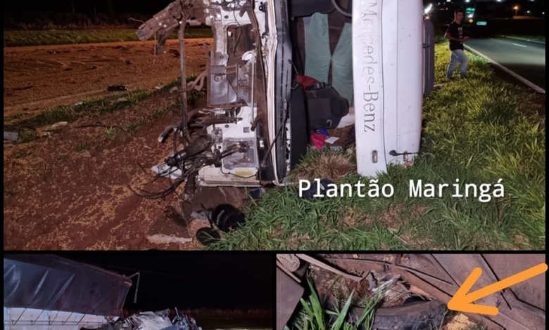 acidente carreta moto Carreta tomba sobre moto