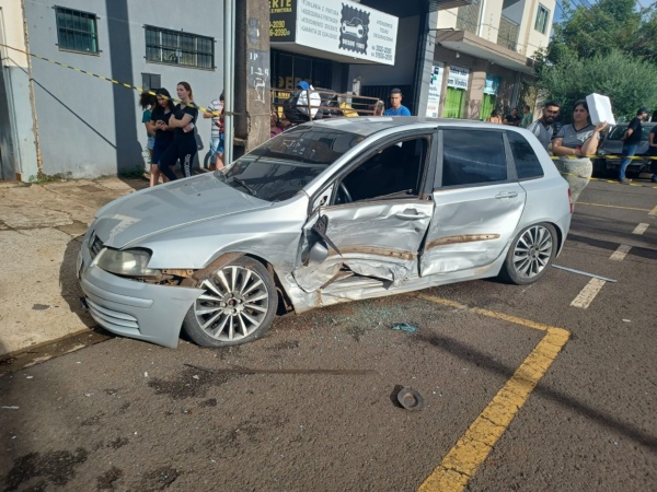 acidente kakogawa Motorista em alta velocidade bate em quatro veículos em Maringá