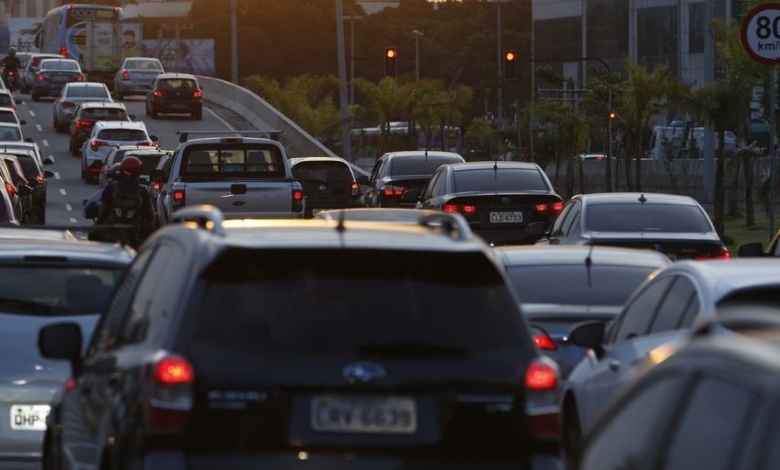 Terceira parcela do IPVA para placas com finais 3 e 4 vence nesta terça-feira 1 carros maringa Terceira parcela do IPVA para placas com finais 3 e 4 vence nesta terça-feira