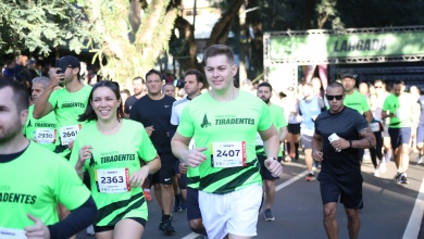 Foto de Prova Rústica Tiradentes reúne 6 mil participantes e movimenta ruas de Maringá