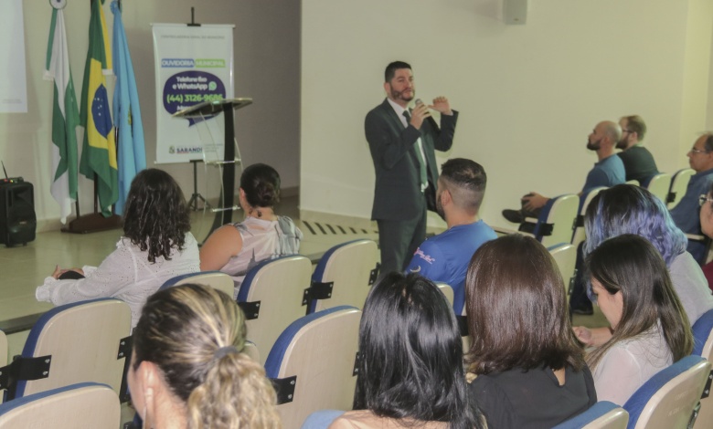 Prefeitura de Sarandi promove capacitação de servidores 1 PALESTRA OUVIDORIA 2 Prefeitura de Sarandi promove capacitação de servidores