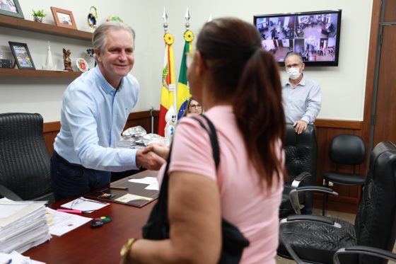 ulisses gabinete scaled e1684239228488 Com ′Gabinete Aberto′, prefeito Ulisses Maia atende a comunidade pessoalmente nesta quarta-feira