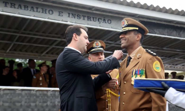 Após ação de cobrança, Governo exonera primeiro negro a se tornar comandante-geral da Polícia Militar 1 comandante pm Após ação de cobrança, Governo exonera primeiro negro a se tornar comandante-geral da Polícia Militar