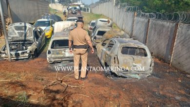 Foto de 4 viaturas da Polícia Militar ficam destruídas após incêndio