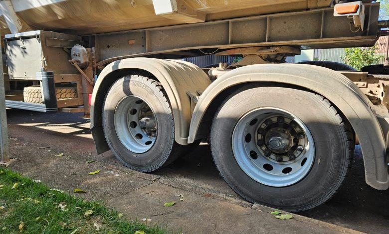 carreta 2 Homem dorme debaixo de carreta e acaba tendo as pernas amputadas