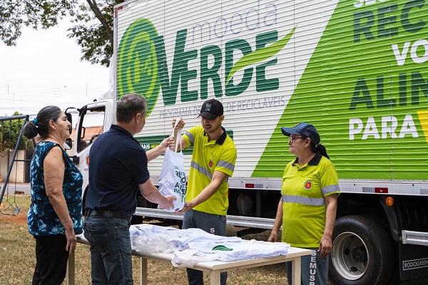 reciclagem 2 Para incentivar descarte correto, Prefeitura promove ′Moeda Verde′, ′Óleo Zero′ e ′Maringá Recicla′