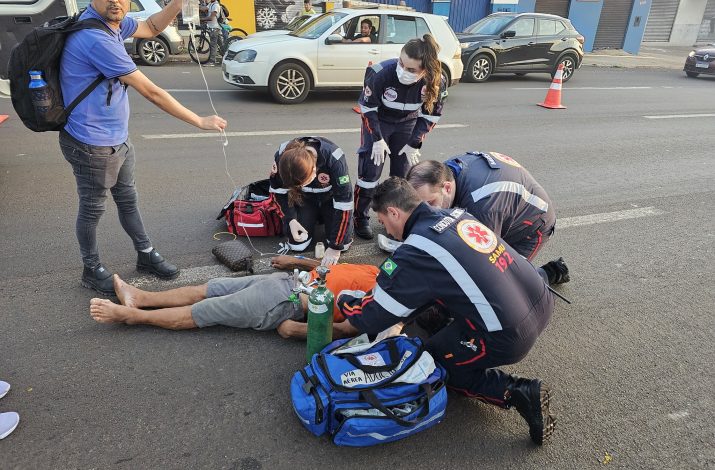 acidente ciclista e1698161306609 Ciclista de 64 anos que foi atropelado por moto morre no hospital