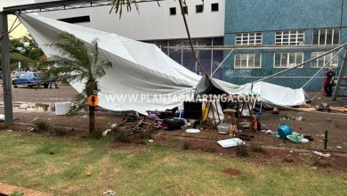 Foto de Tenda desaba com forte chuva e deixa 8 pessoas feridas em Maringá