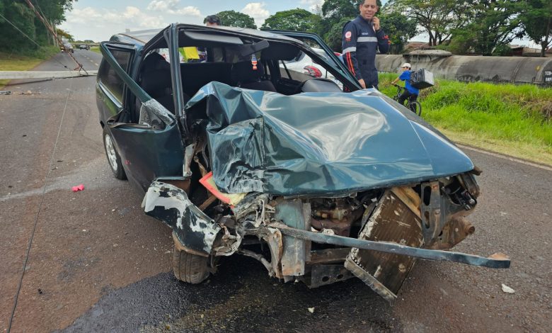 acidente 1 Ladrão furta automóvel e se envolve em acidente minutos depois