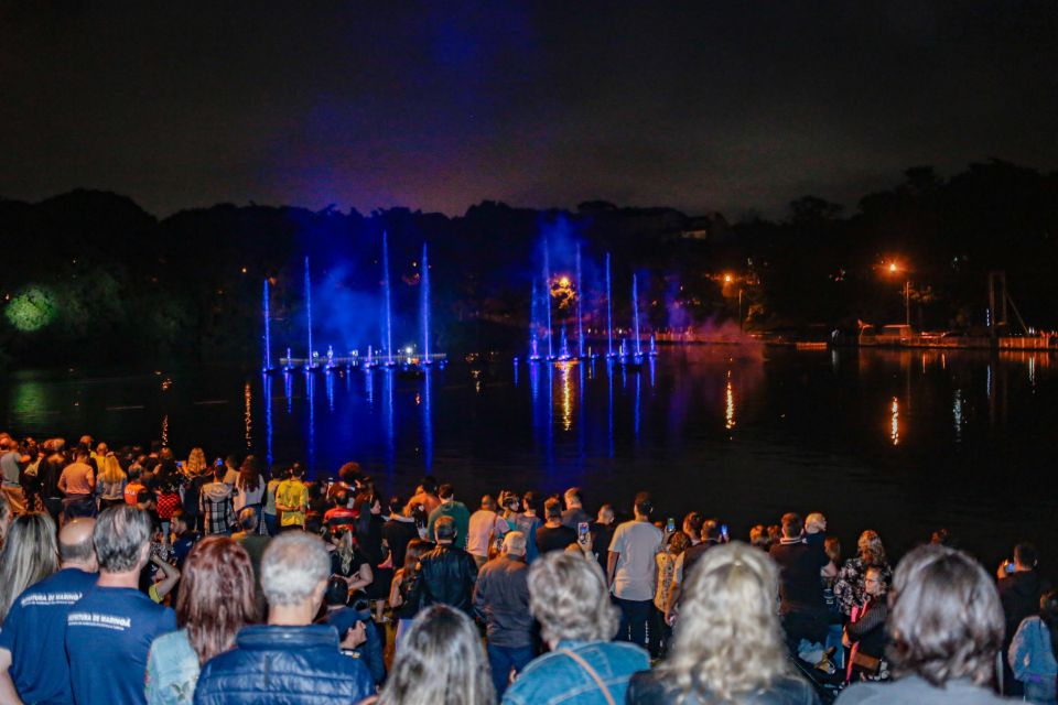 gd 64d73f5b74cf Milhares de pessoas se reúnem no Parque Alfredo Nyffeler e acompanham primeira noite de apresentações do ′Show das Águas′