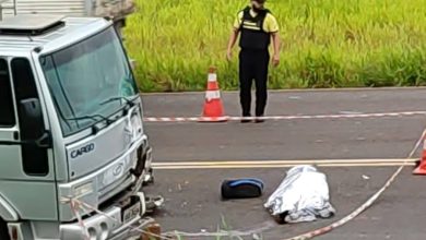 Foto de Motociclista morre em acidente após bater frontalmente com caminhão