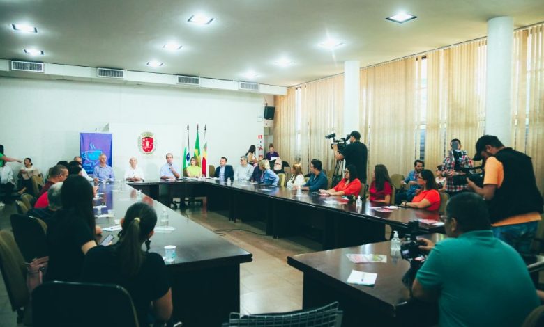 prefeitura Prefeito Ulisses Maia reassume cargo e recebe imprensa para bate-papo