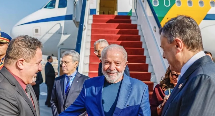 lula aviao “Persona non Grata” diz embaixador de Israel que Lula é, até se retratar por fala sobre Hitler