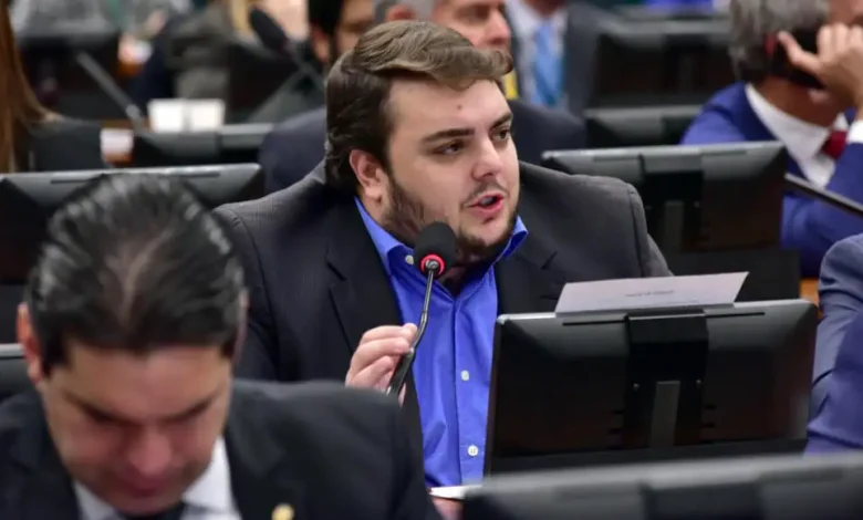 FelipeFrancischini O deputado Felipe Franchiscini deve deixar a direção do União Brasil nos próximos dias