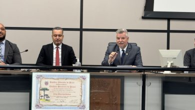 Foto de Em Maringá, Assembleia Legislativa do Paraná entrega título de Cidadão Benemérito ao Apóstolo Celso Santos