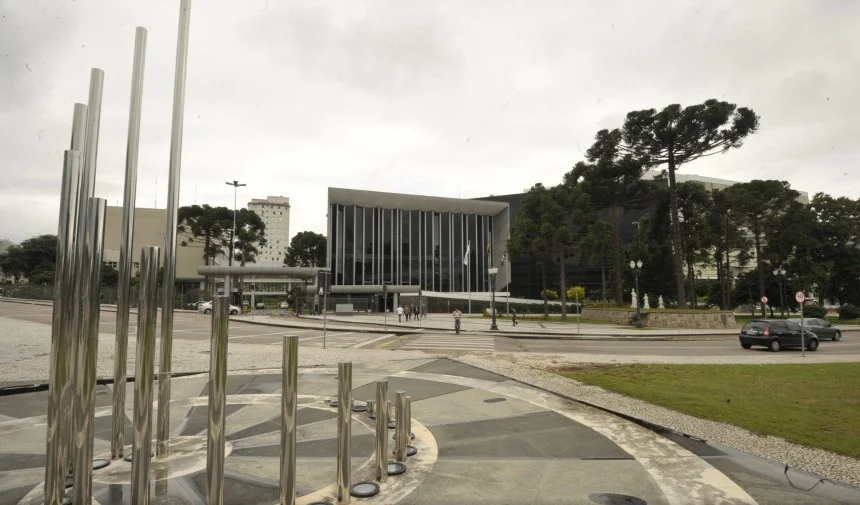 Alep Protesto contra a terceirização da educação pública no Paraná