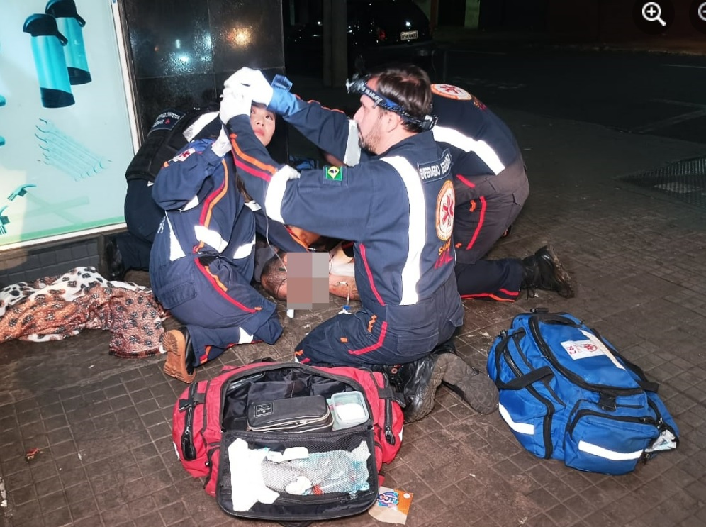 homicidio atentado maringa Homem de 36 anos sofre atentado no centro de Maringá