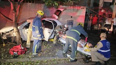 Foto de Motorista cruza preferencial e causa acidente grave