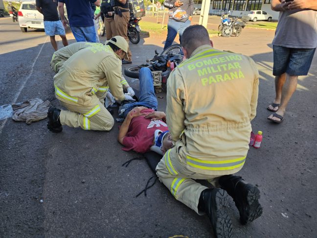 motociclista e1717680514165 Motoboy escapa da morte após sofrer acidente e cair debaixo de uma carreta