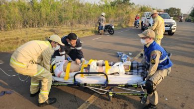 Foto de Rapaz de 22 anos sofre acidente grave após duas motos se chocarem enquanto realizavam malabarismo