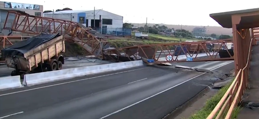 passarela contorno Dois anos e nada