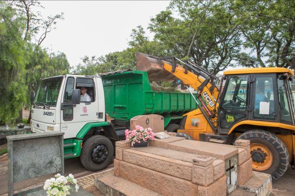 cemiterio e1736250257337 Prefeitura de Maringá inicia mutirão de limpeza e roçada no Cemitério Municipal