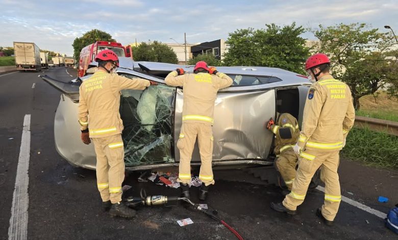 Mulher sofre ferimentos após sofrer acidente no Contorno Norte 1 acidente contorno norte 1 Mulher sofre ferimentos após sofrer acidente no Contorno Norte