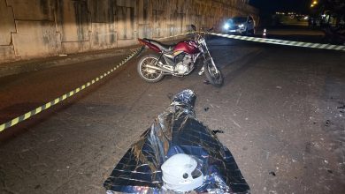 Foto de Jovem perde a vida ao colidir moto contra caçamba