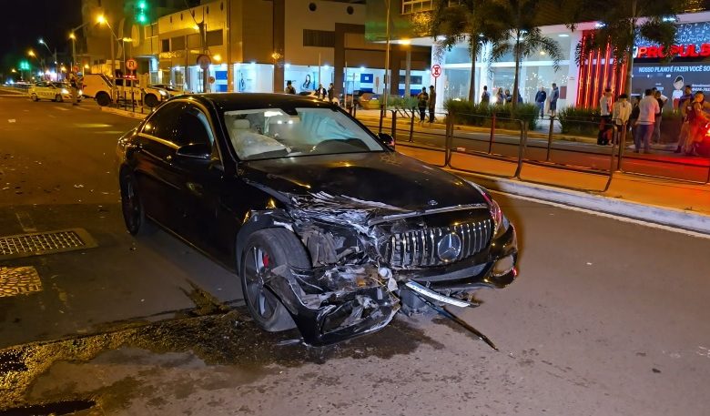 acidente mercedes Missionário que entregava lanche aos moradores de rua é atropelado por veículo conduzido por adolescente