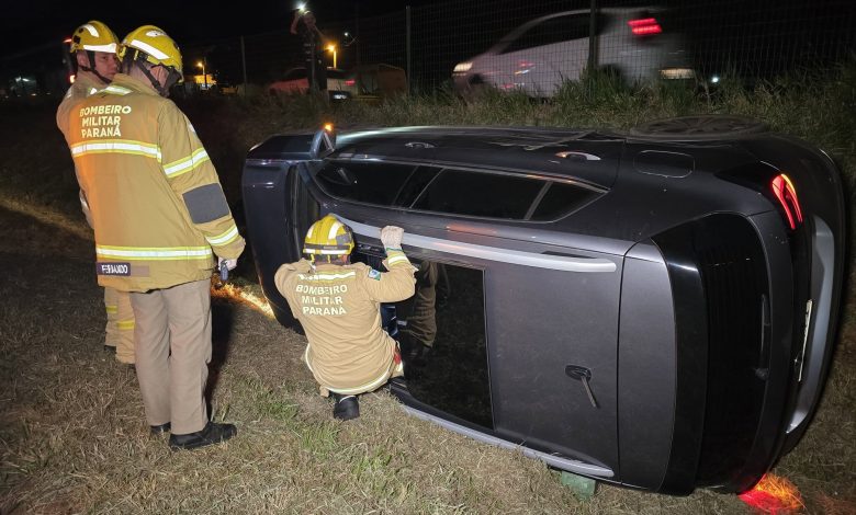 ACIDENTE RODOVIA Homem é socorrido ao capotar veículo na rodovia BR-376