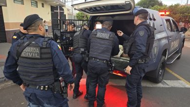 Foto de Homem, com mandado de prisão por estupro, é preso após fugir da Guarda Municipal e atropelar motoboy