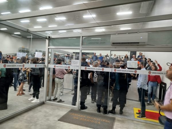 Presidente deixa a câmara escoltada por seguranças e guardas municipais 3 WhatsApp Image 2025 10 02 at 12.22.12 Presidente deixa a câmara escoltada por seguranças e guardas municipais