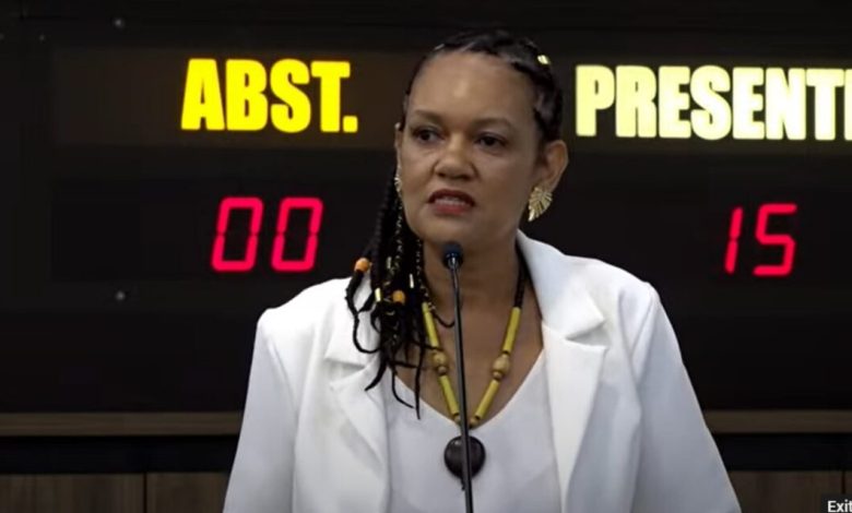 gislaine goncalves Líder do movimento negro é demitida da Câmara de Maringá no mês da Consciência Negra, exoneração tem viés de retaliação contra vereadora da oposição
