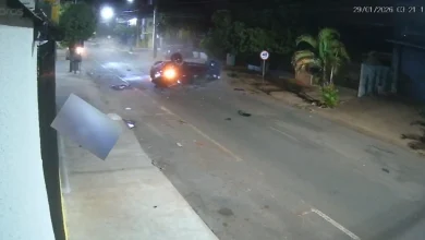 Foto de Motorista morre ao ser ejetado de veículo no centro de Sarandi