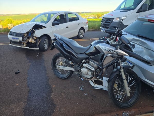 acidente carro moto Motociclista é intubado após sofrer acidente gravíssimo