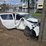 acidente maringa Motorista cruza preferencial e causa acidente grave na Avenida Morangueira