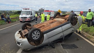 Grave acidente deixa mulher ferida após carro capotar várias vezes 3 Foto de Grave acidente deixa mulher ferida após carro capotar várias vezes