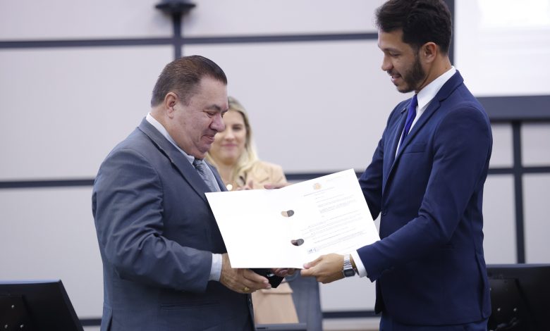 26b596dc 1e14 4e68 8bd9 5500ffb2b7fa Câmara de Maringá realiza noite especial em homenagem ao comunicador Ismael Santos