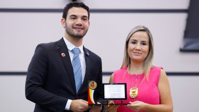 Foto de Câmara homenageia delegada do NUCRIA