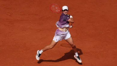 Foto de João Fonseca derrota Djokovic em partida histórica em Roland Garros