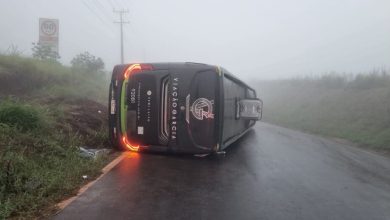 Foto de Tombamento de ônibus da Viação Garcia deixa feridos em Mandaguari