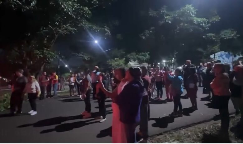 protesto Moradores não querem construção de unidade para adolescentes