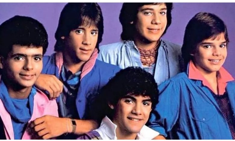 menudo 1985 Menudos anunciam retorno aos palcos para celebrar 50 anos do grupo