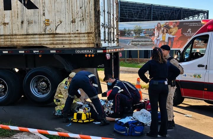 acidente moto marialva Jovem fica em estado gravíssimo após bater moto na traseira de carreta