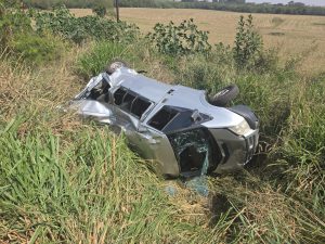 aicente pr 317 van Grave acidente entre carreta e van mobiliza grande aparato de socorro em rodovia