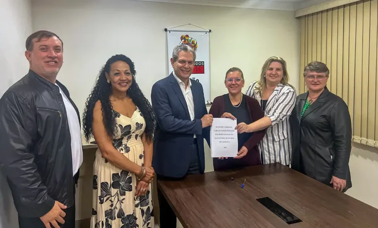 Sismmar recebe proposta de novo Plano de Carreira do Magistério 1 magisterio sismmar Sismmar recebe proposta de novo Plano de Carreira do Magistério
