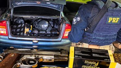 Foto de Perseguição termina com acidente, motorista ferido, apreensão de 320 quilos de maconha e pistola