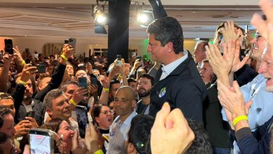 Foto de Moro cobra atenção ao Paraná e mobiliza direita em apoio a Flávio Bolsonaro